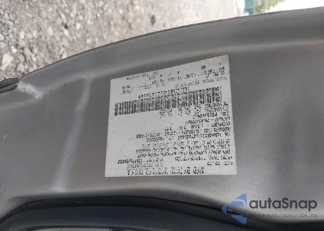 2003 Lincoln Town Car Executive z USA, uszkodzony, nr VIN 1LNHM81W23Y630869